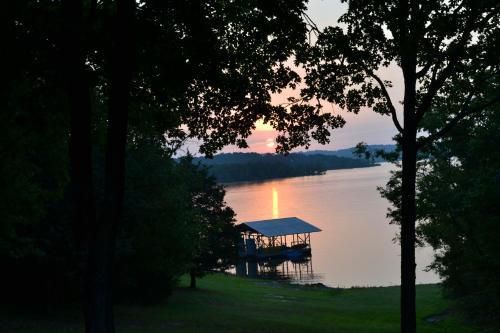 Anchor Inn On The Lake Bed And Breakfast Branson Bagian luar foto